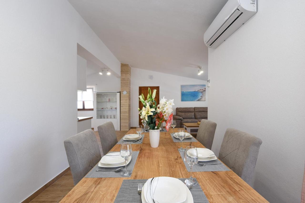 Apartman Magas With Private Pool Vinjerac Exterior foto