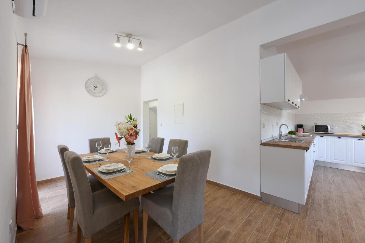 Apartman Magas With Private Pool Vinjerac Exterior foto