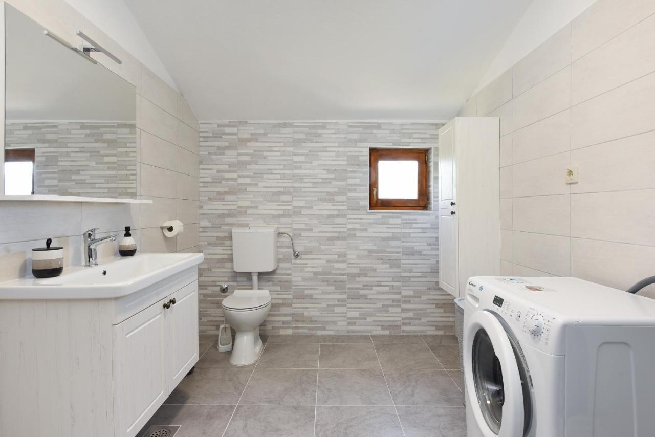 Apartman Magas With Private Pool Vinjerac Exterior foto